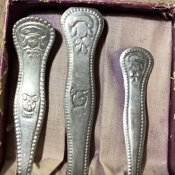 Vintage Child’s Silverware Set - Picture 2 of 9